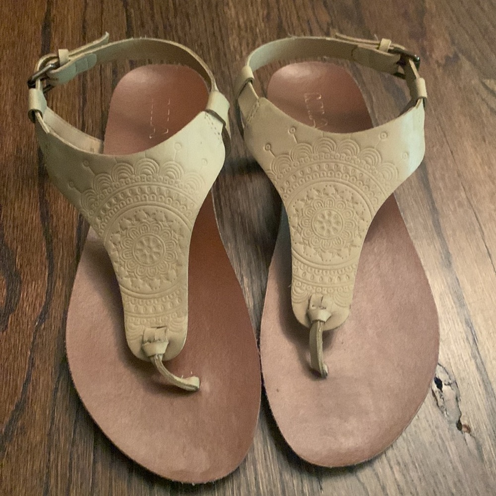 MIA Sylvia neutral tan flat sandals faux leather 8.5